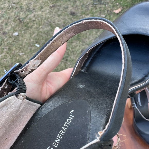 BCBGENERATION Platform Leather Pumps with Wooden Heel - Picture 4 of 8